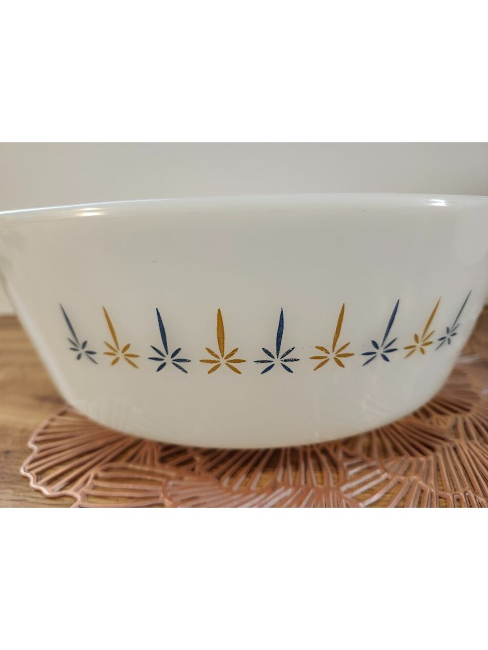 Fire King Candle Glow 10" Round Casserole Dish Anchor Hocking Atomic Starburst - Picture 2 of 14